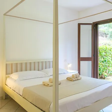 Cozy In Porto San Paolo